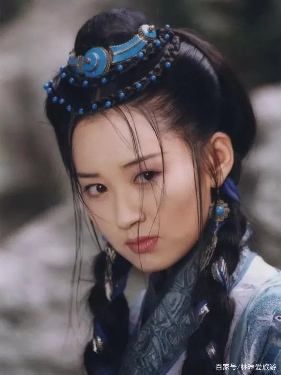 与方中信合作宣传片在央视重播，正面镜头却全被替换。许晴是怎么了呢？