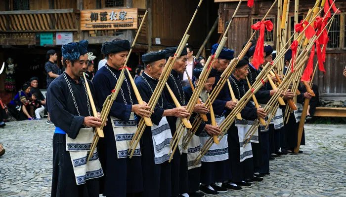 苗族四月八有什么风俗 苗族四月八的风俗