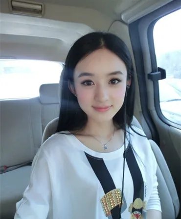 赵丽颖最近生活照片曝光 参加弟弟婚礼却惨遭骂