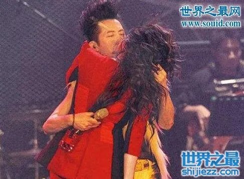 吴莫愁和哈林结婚照曝光,相差31岁的师生恋