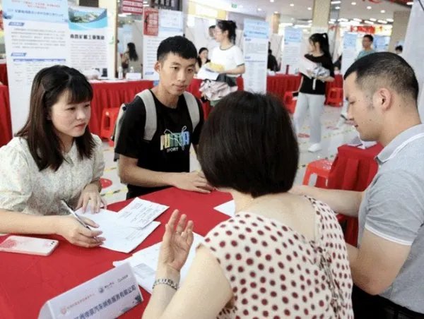 2022沪上毕业季快来了,疫情给这个毕业季带来了哪些影响?