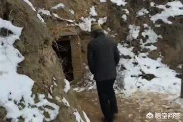 如何看待现代版愚公移山，河南老汉耗时七年掘洞百米深挖出水井？