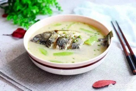 怎样熬鲫鱼汤?