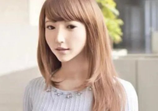 女性机器人正在热卖中,还能帮助解决生理需求(美女机器人)