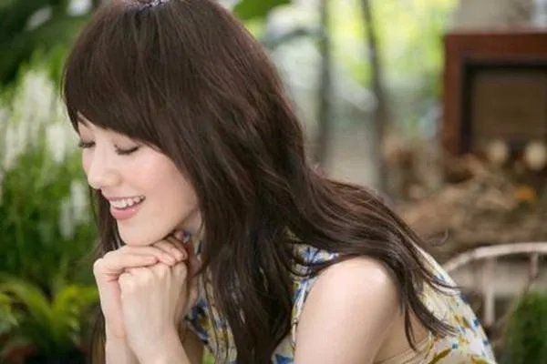 原央视主持人王冠近况如何?怎么离开后就没了音讯?