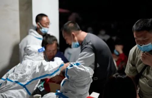 上海一酒吧防疫不严致疫情传播,此事将会如何追责?