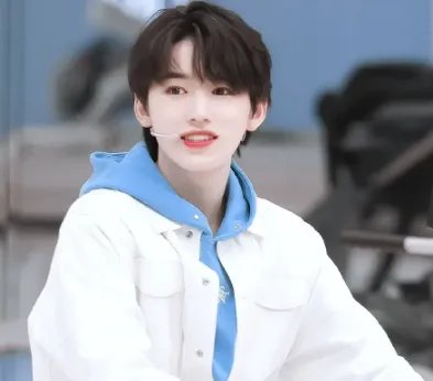 赵文卓帮自己的女儿追星宋亚轩,宋亚轩为什么会这么招人喜欢?