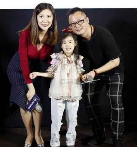 边潇潇怀上二胎:再来回顾一下当年的插刀门事件