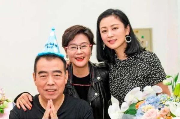 陈凯歌夫妇同框是怎么回事？陈凯歌老婆是谁？