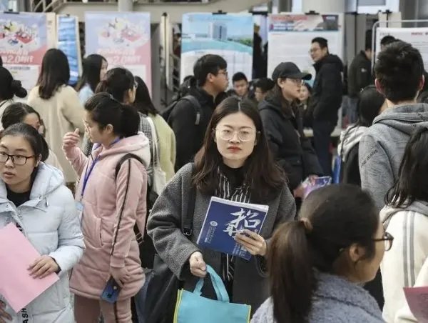 2022沪上毕业季快来了,疫情给这个毕业季带来了哪些影响?