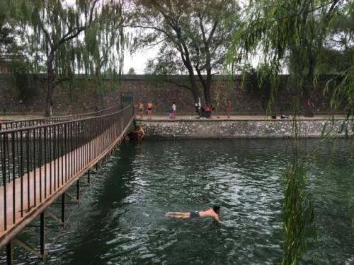 南京一女子无想寺水库游泳溺亡，“野泳”为何屡禁不止？