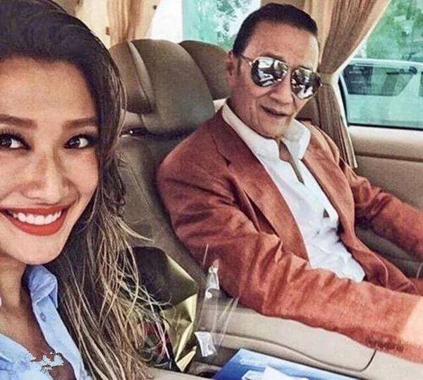 谢婷婷为什么不好看和哥哥不像 谢婷婷的现任男友孩子生父是谁