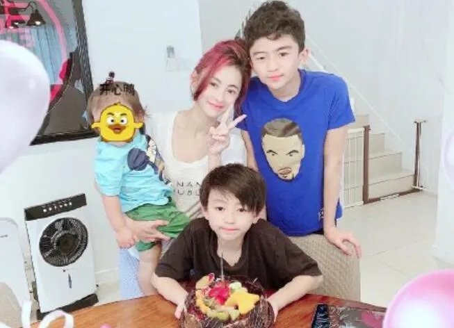 张柏芝否认怀四胎是怎么回事 张柏芝亲口否认怀四胎传闻