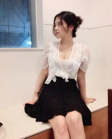 想被治疗!南韩清纯小护士YuJu:工作服下的白皙欧派!