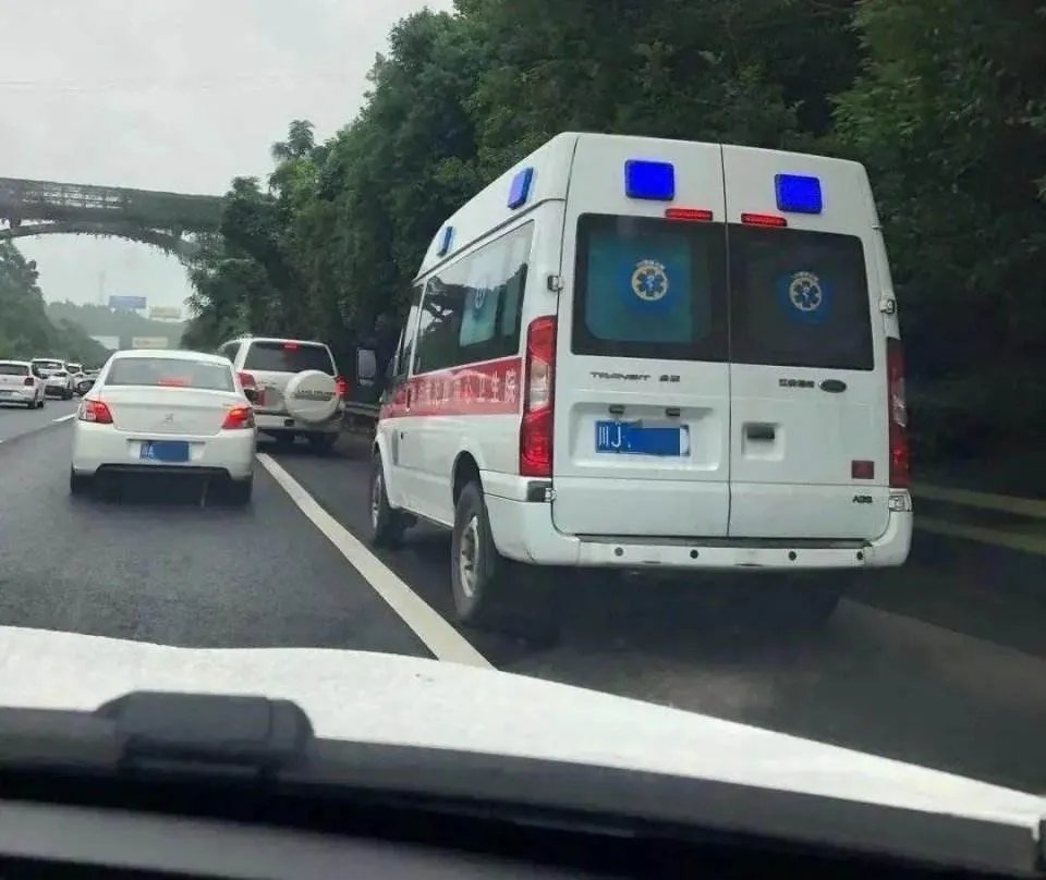返乡途中拍361张违章照片,交警是否对违章者做出处罚?