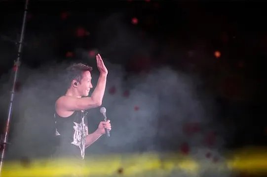 黎明演唱会遭骗薪坚持开唱了吗？