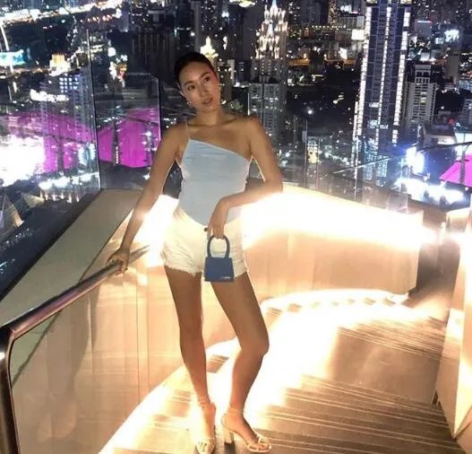 杨祐宁当爸是怎么回事 杨祐宁晒和未婚妻合照并宣布当爸
