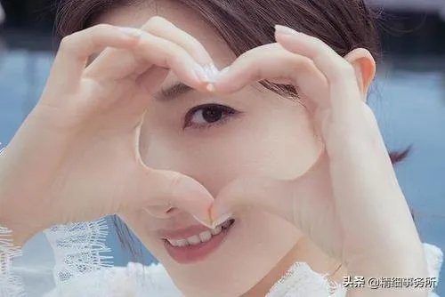 如何看待万茜经纪人发长文?