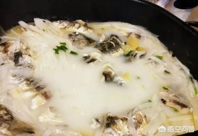 怎样熬鲫鱼汤?