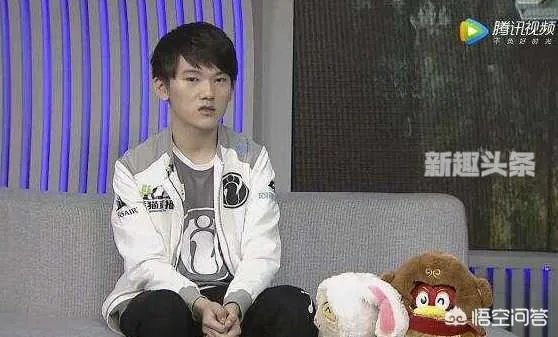 IG对阵VG首发名单正式公布，王思聪担任首发AD，JKL以辅助位上场，你怎么看？
