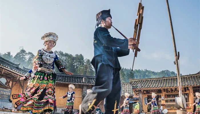 苗族四月八有什么风俗 苗族四月八的风俗
