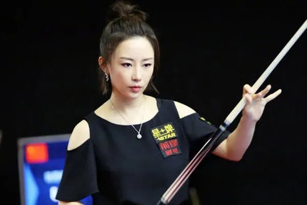 潘晓婷的老公个人资料 有“他”的话谁敢曝翘臀