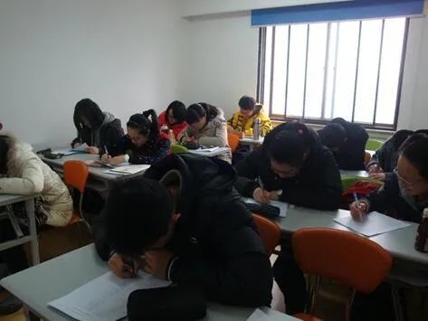 高考考前去补习班有用吗？外面的补习学校靠谱吗？