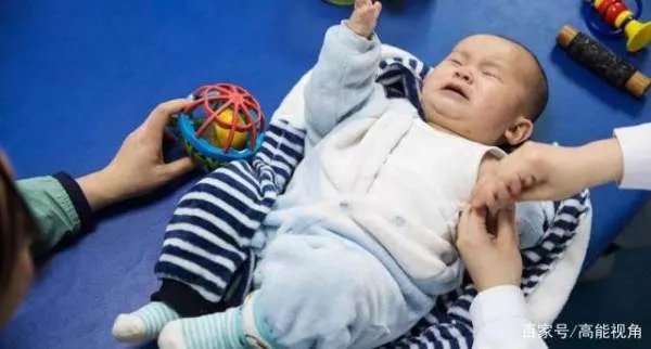 女子嫁贫困男子,家人极力反对,孩子患病后求娘家却被说活该,怎么办?