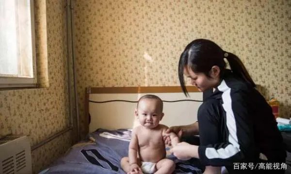 女子嫁贫困男子,家人极力反对,孩子患病后求娘家却被说活该,怎么办?