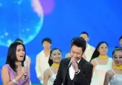 2012年春晚为什么奇怪？