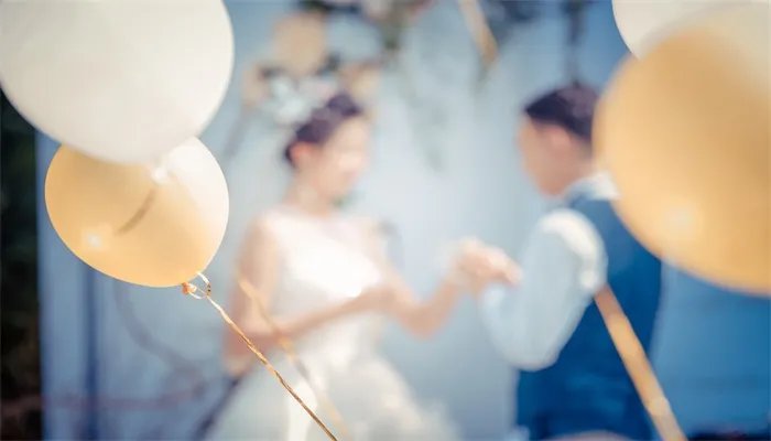 不俗气祝新婚的朋友圈