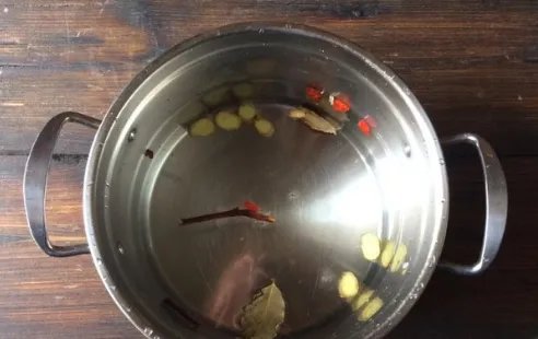 穿过你的秀发我的手海带炖猪蹄
