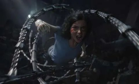 《阿丽塔:战斗天使》是根据什么漫画改编的?什么时候上映