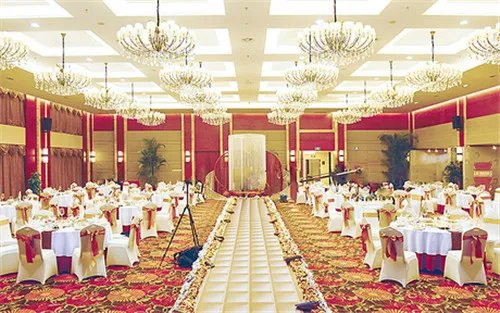 烟台婚礼酒店哪家好  烟台办婚礼多少钱一桌