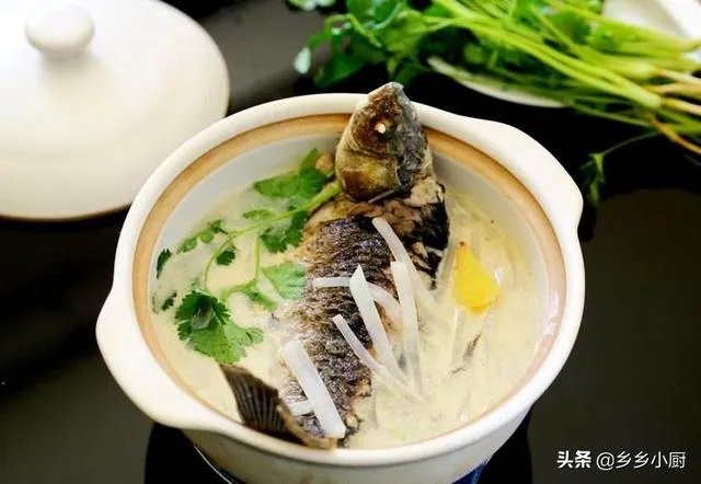 怎样熬鲫鱼汤?