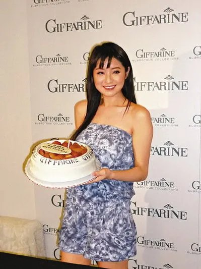传丛培昆与无线女艺人关系亲密 邓丽欣等皆否认