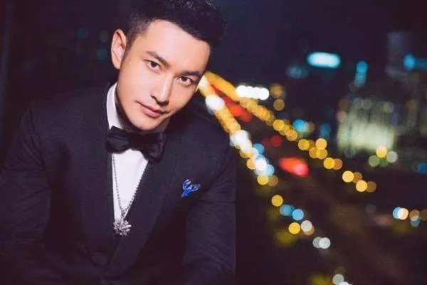 杨幂直播中说希望我的员工都有甜甜的恋爱,娱乐圈的好老板还有谁?