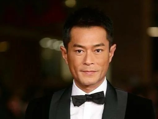 网传古天乐一捐献小学荒废多年,事情的真相到底是什么?