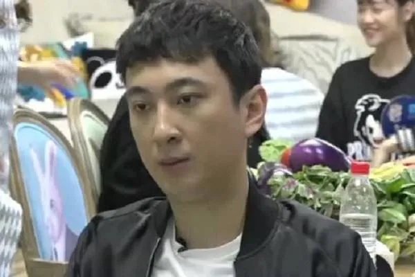 王思聪带女友看熊猫,为何他的前任那么多?