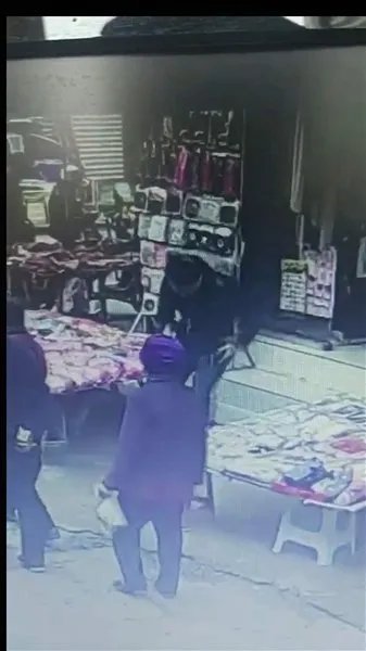 男子碰瓷宠物狗是什么情况?