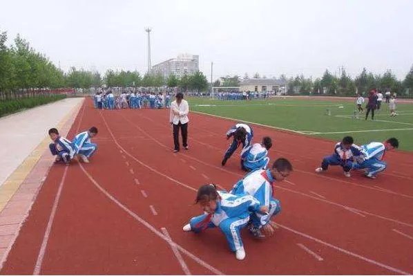 鼓励中小学每天开设一节体育课,体育重要性为何直线上升?