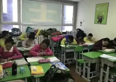 唐山一女子开补习班致多人阳性被刑拘,她是以怎样的罪名被刑拘的?