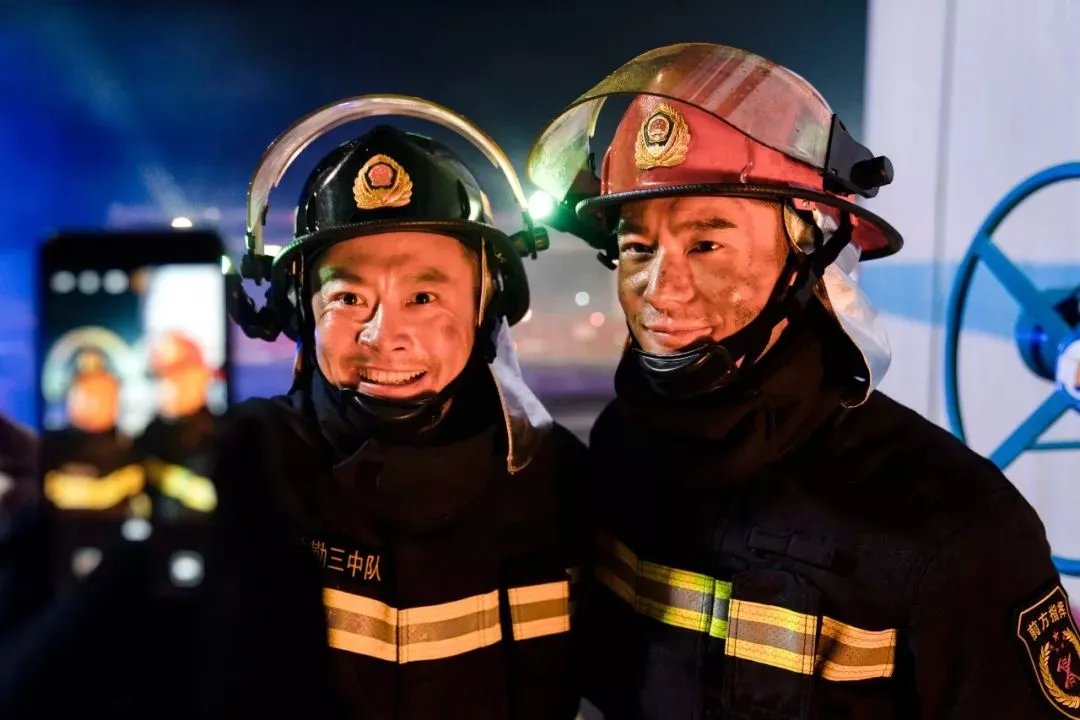 被兄弟杜淳和李晨插刀,花百万娶了个“假货”,印小天究竟发生了什么?