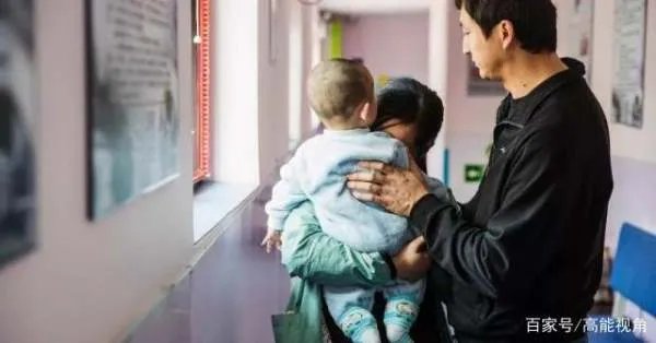 女子嫁贫困男子,家人极力反对,孩子患病后求娘家却被说活该,怎么办?