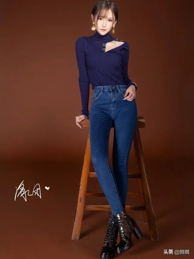 LOL腐团儿情人节回馈粉丝cos至臻阿狸，网友心动：这腿比真的都长，你怎么看？