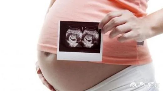怀了双胞胎，他们会在妈妈肚子里打架吗？