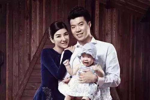 黄奕女儿曾被前夫诱导拍视频说谎,黄毅清到底有多“渣”?