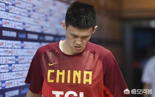 CBA开出新赛季第一张罚单,周鹏停赛一场,难道江苏主场就不应该对其进行处罚吗?
