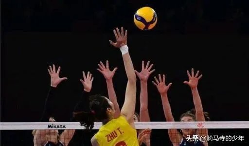 美国女排是什么水平,世联赛一场未输,怎么被中国打得溃不成军?