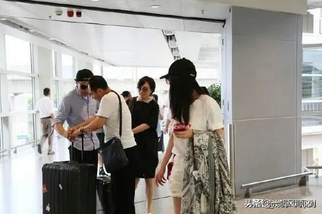刘恺威的父母与杨幂怎样?
